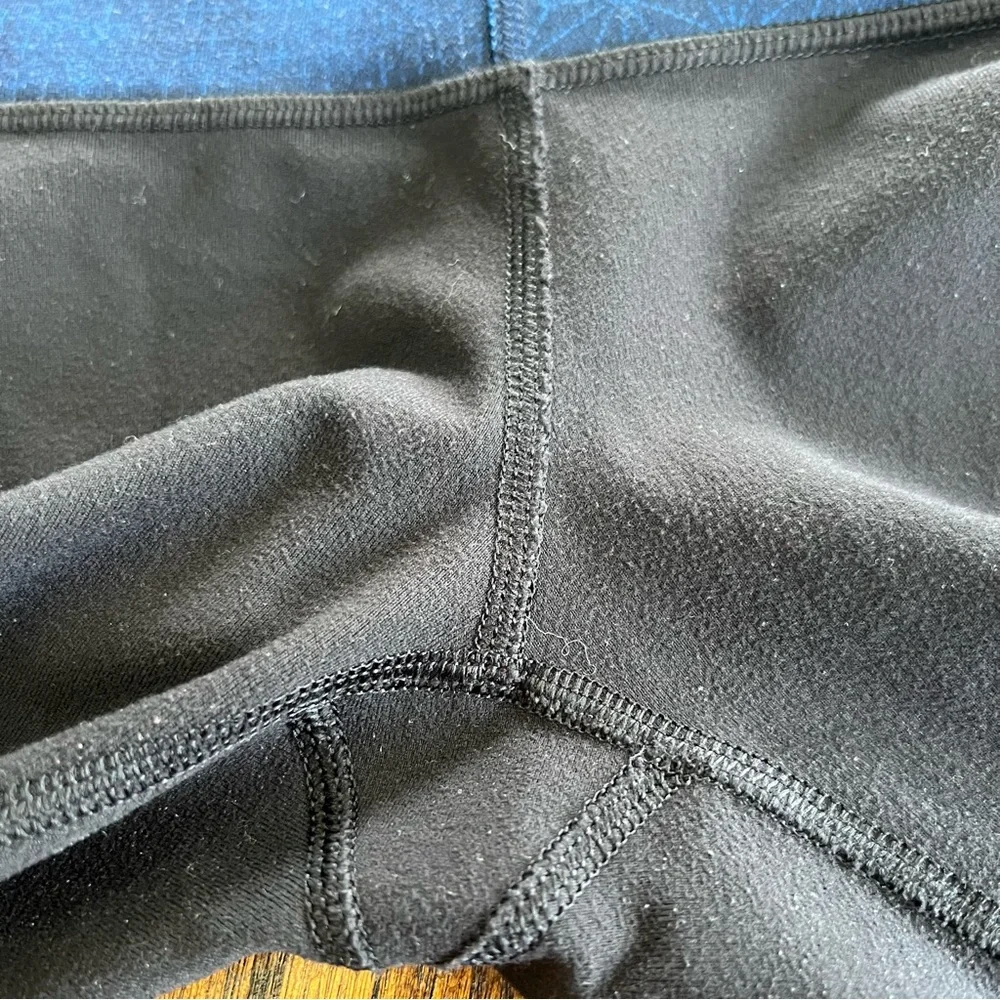 Lululemon Reversible Cropped Leggings Women’s Size 8 Gym Running Workout Active